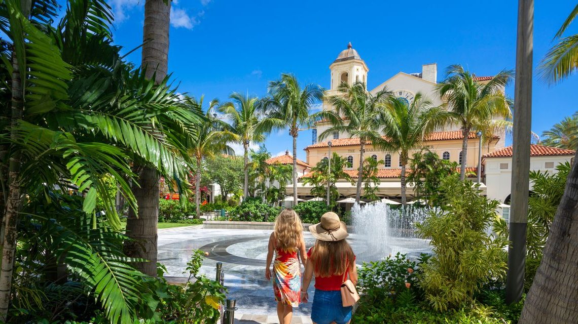 Where can you find entertainment, beaches, jobs, low cost of living and more? Here are some of the best places to live in Florida.