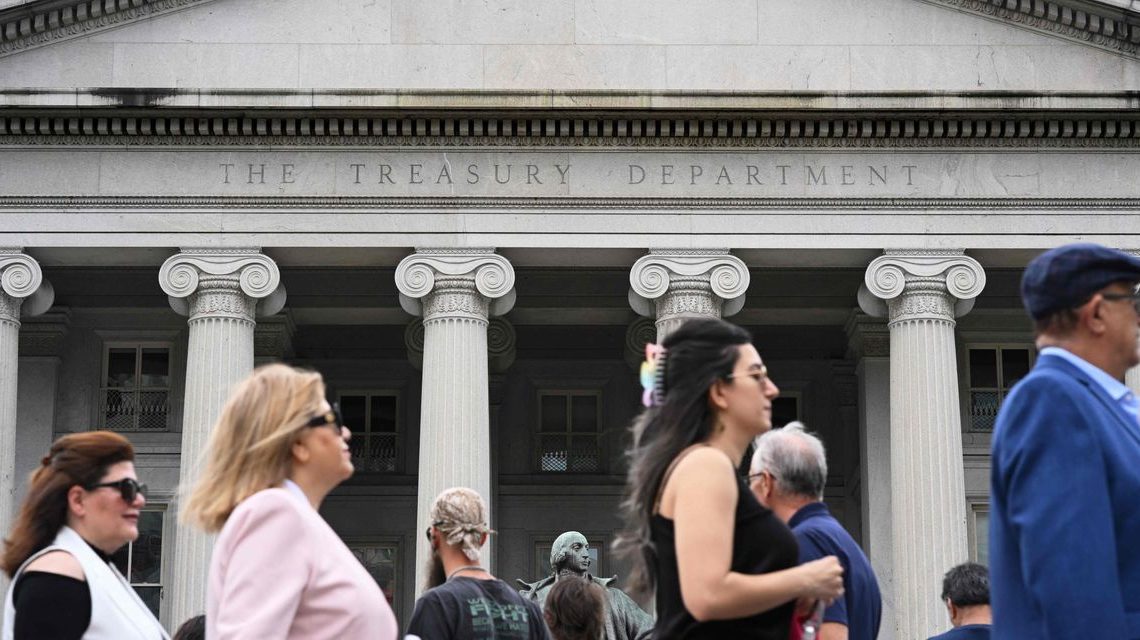 Why Wells Fargo sees potentially ‘good entry points’ in long-term bonds after yield surge