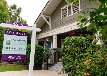 Mortgage rates climb further, near 23-year high