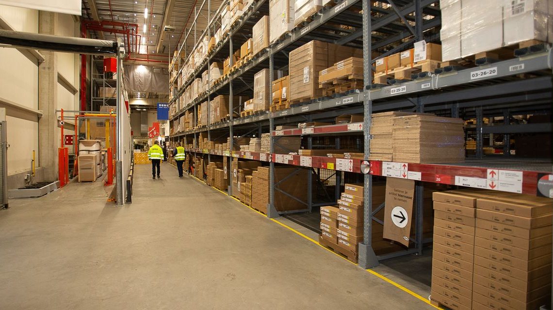 U.S. wholesale inventories drop for sixth straight month in August