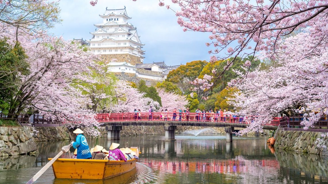 Summer vacation in Greenland? How climate change is raising questions about travel destinations and peak seasons.