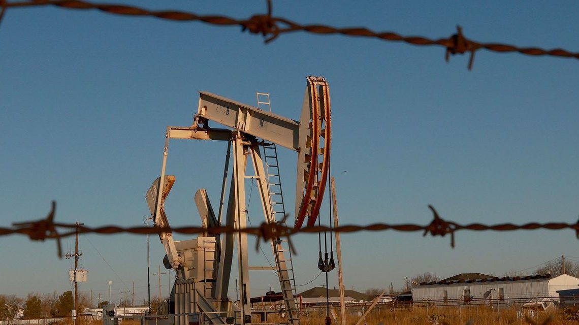 Oil prices settle lower for a second day as investors gauge Israel-Gaza war for supply threat