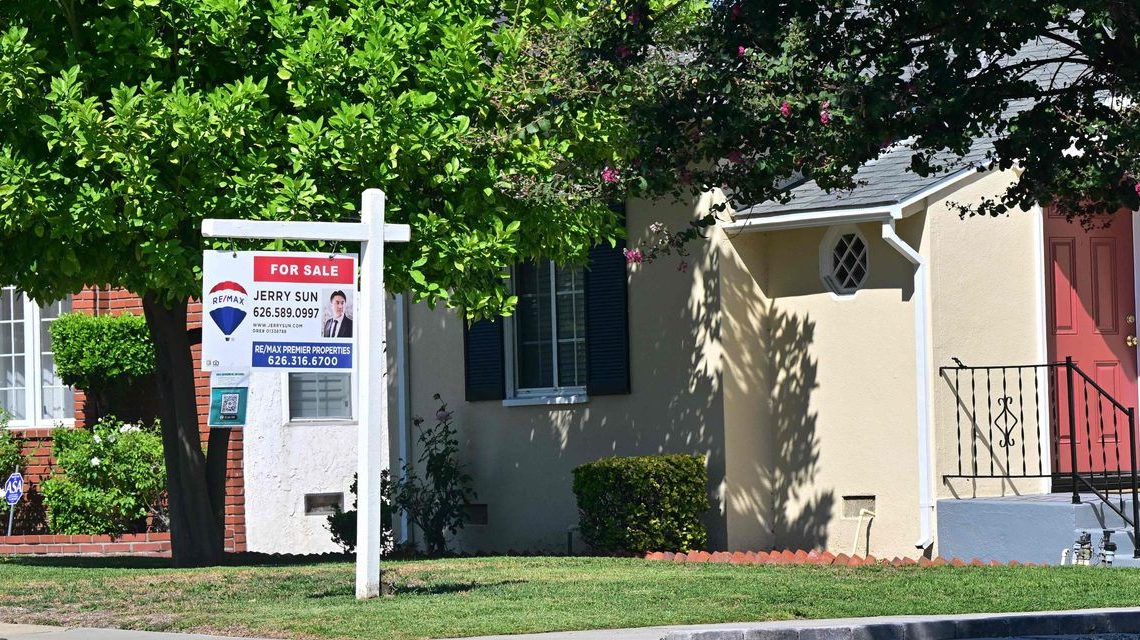 U.S. home sales fell in September to the lowest level since the Great Recession