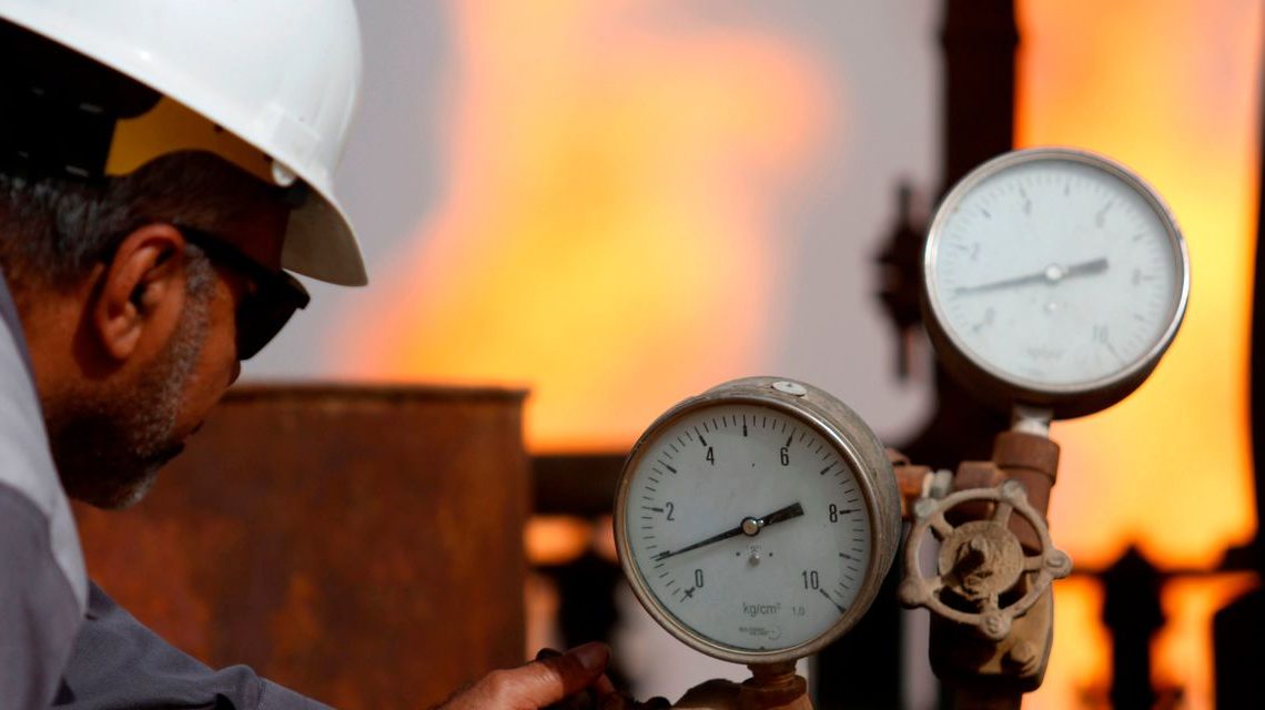 Oil prices decline on report U.S. may ease sanctions on Venezuela