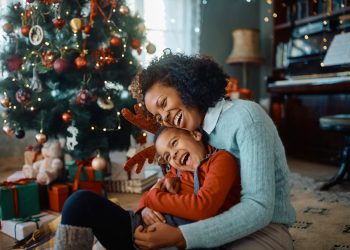 9 Tips And Strategies To Spend Less During The Holidays