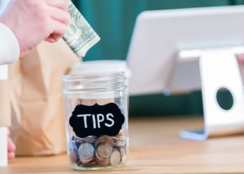 Opinion: Most Americans have tipping fatigue — but it pays to be a generous tipper