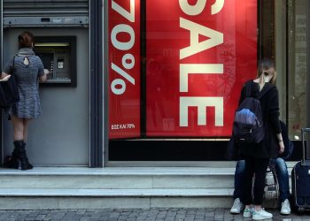 ‘A tale of two consumers’: Beneath reports of robust spending, subprime consumers are showing strains