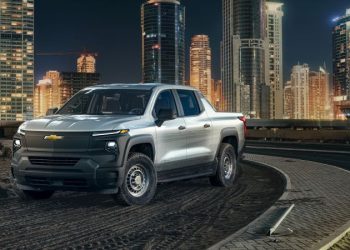 GM postpones expanding production of electric trucks