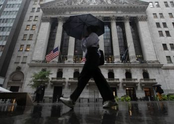 The shaky stock market is making Americans feel uneasy