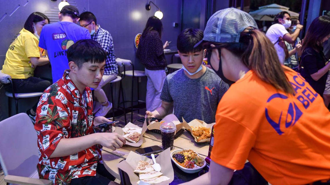 Estee Lauder, Yum China Issue Warning on Chinese Consumers. The Stocks Fall.