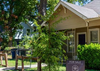 Mortgage rates tick down slightly as Federal Reserve holds rates steady