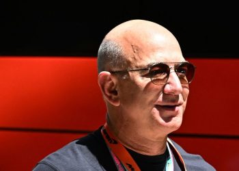 Jeff Bezos moving from Seattle to Miami — and his two neighboring mansions there