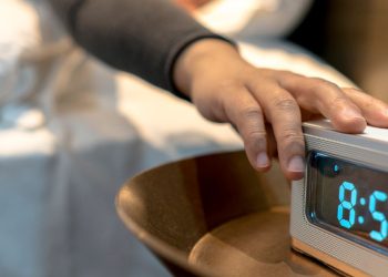 6 daylight-saving time sleep hacks to feel refreshed after turning the clocks back 