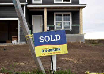 D.R. Horton Beats Estimates, Hikes Dividend. The Home Builder’s Outlook Is Good.