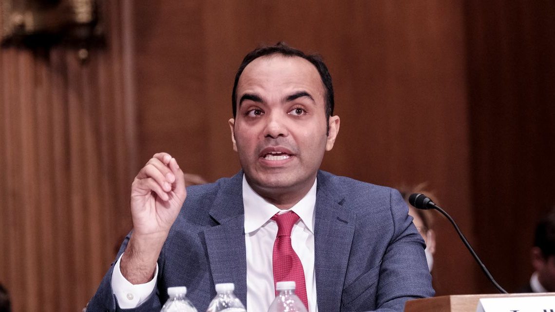 CFPB wants to treat Apple Pay, Google Pay and other tech-payment products like banks