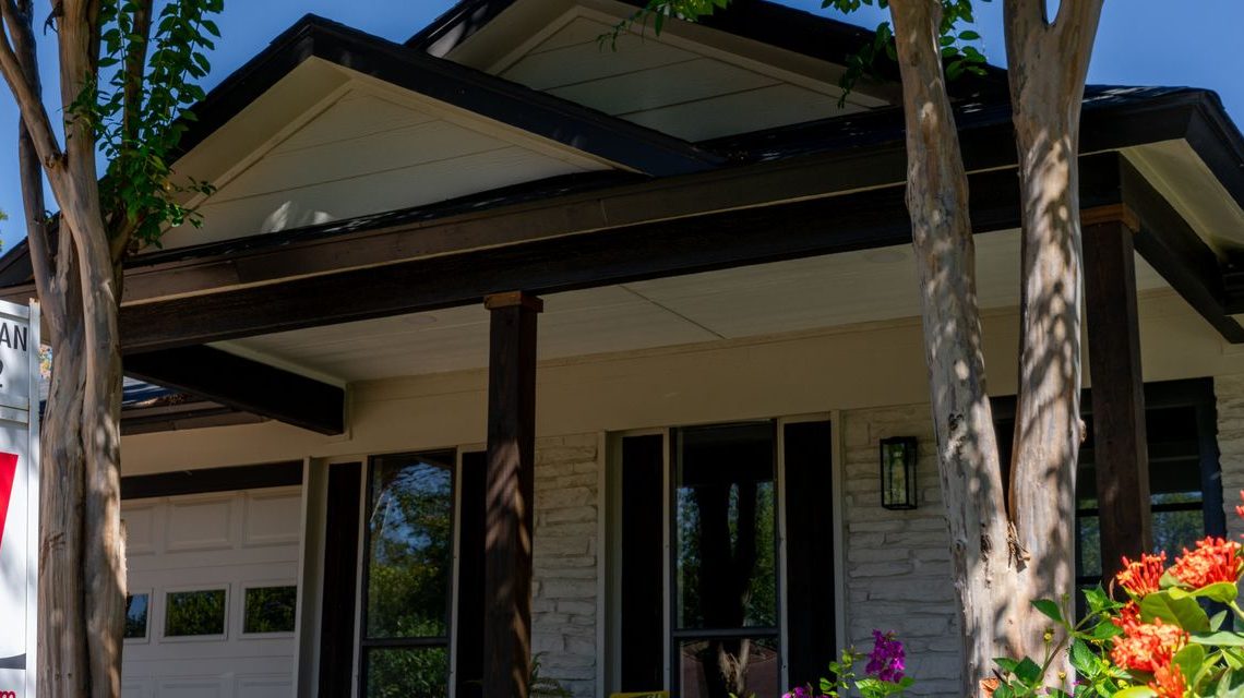 Mortgage rates register sharpest drop in over a year amid signs of a weakening U.S. economy