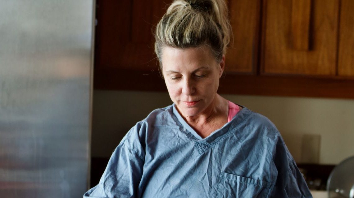 ‘I cook and clean’: I live with my boyfriend. We’re both 51. I pay for all utilities and groceries. Now he wants me to pay half his mortgage.