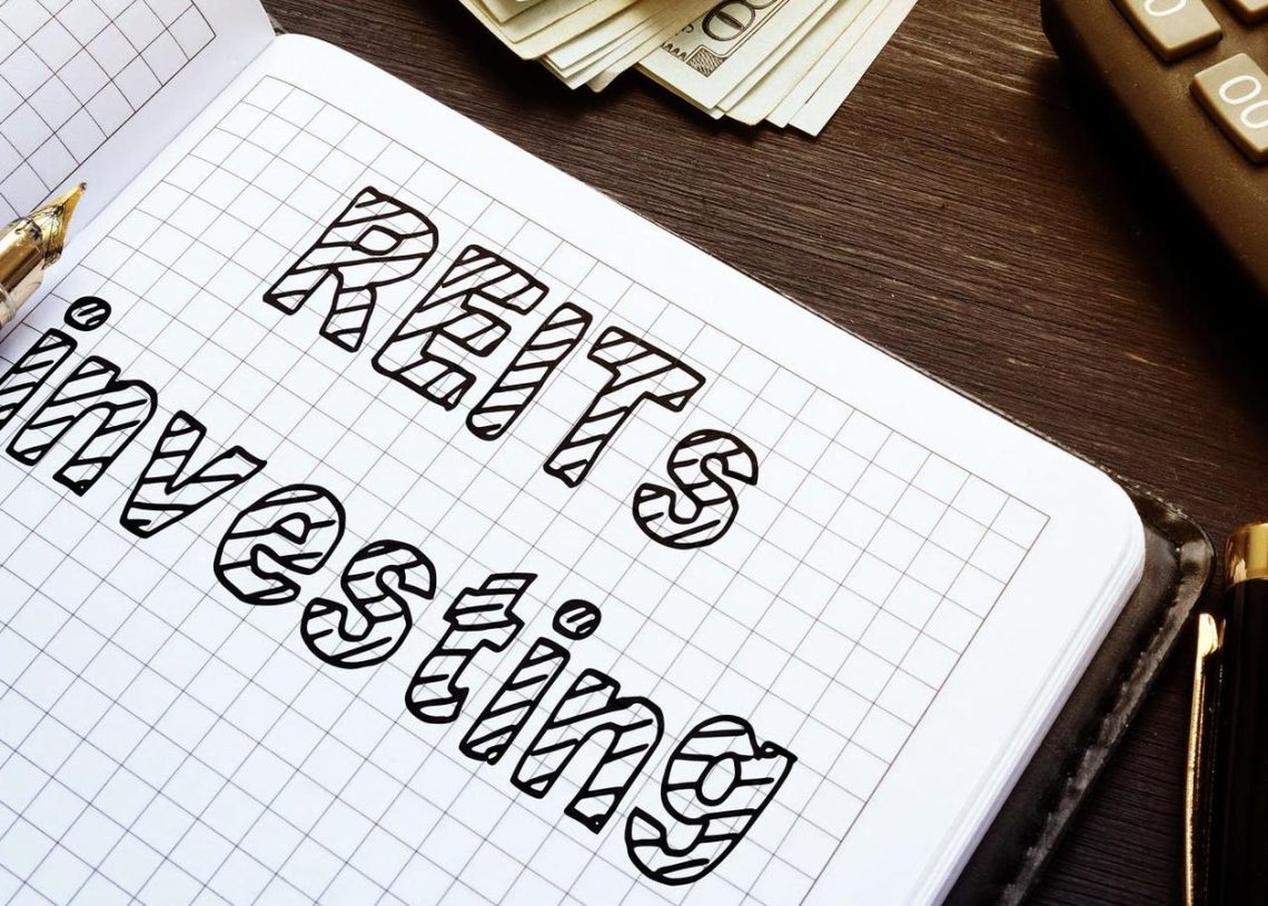 AMT Vs CCI: Which REIT Stock Is A Better Buy?