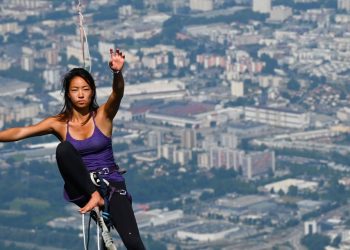 These money and investing tips help your portfolio keep its footing if the market slips