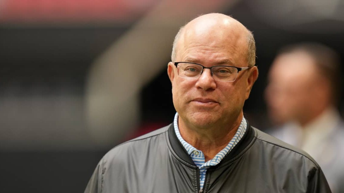 Tepper’s Appaloosa dumps Apple stake and loads up on Amazon’s stock