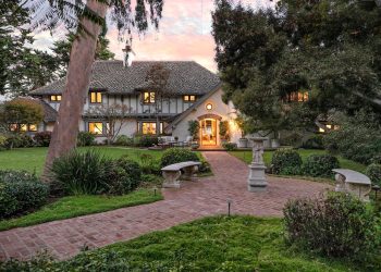 $63 Million California Coastal Estate Comes With An Unexpected Time-Saving Bonus