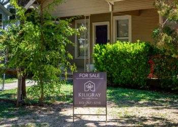 U.S. mortgage demand hits five-week high as buyers seize a dip in rates