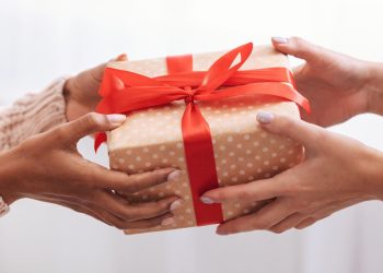 Show Your Appreciation With These Thoughtful Host And Hostess Gifts