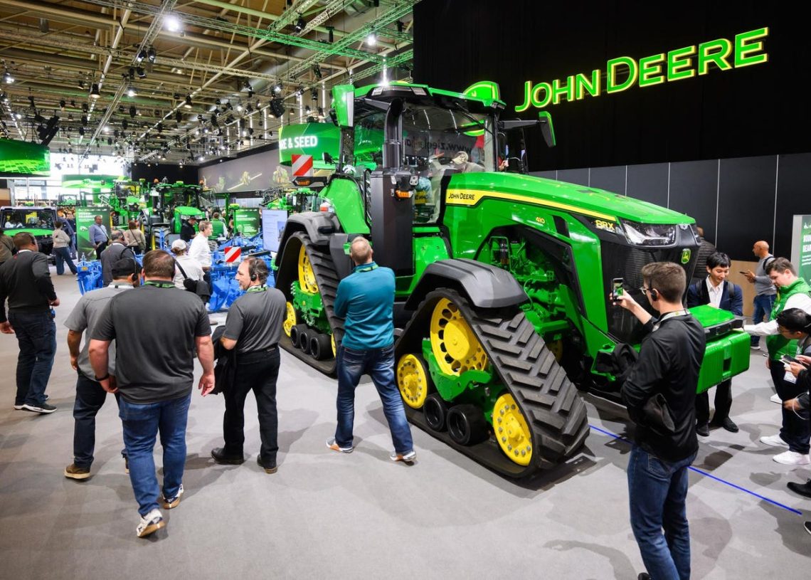 Should You Pick Deere Stock At $380 Ahead Of Its Q4 Results?