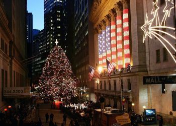 S&P 500 Set For Best Month Of 2023 As Market Gives Thanks To Strong Earnings, More Forgiving Fed