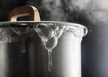 Best Housewarming Gifts: Cookware For Those With Burnt Pots And Pans