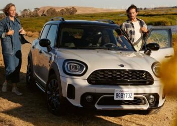 The 2024 Mini Hardtop review: Still charming, fun and in a category all its own