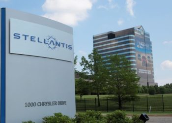 Stellantis trimming nonunion staff in wake of labor deal