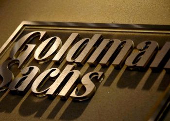 Goldman moves to unload GM credit card