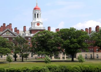 More than 1,600 Jewish Harvard alumni threaten to withdraw donations over antisemitism concerns