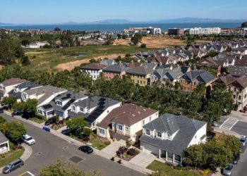 Mortgage rates drop for first time in seven weeks