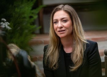 Bumble founder Whitney Wolfe Herd steps down as CEO. She’ll be replaced by Slack’s leader