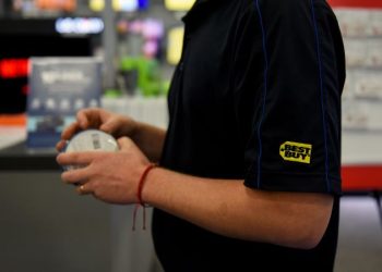 Best Buy’s simple strategy for beating shoplifting: More workers in stores