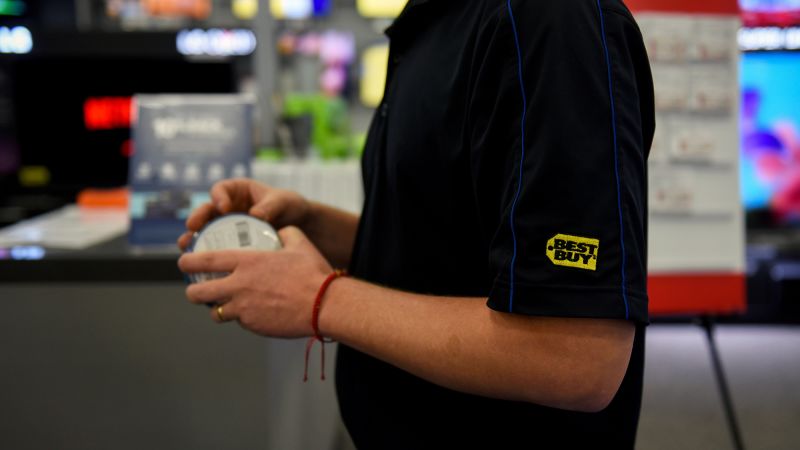 Best Buy’s simple strategy for beating shoplifting: More workers in stores