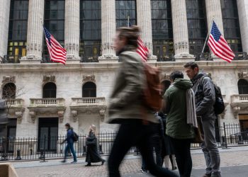 Americans’ credit card and household debt reach all-time high