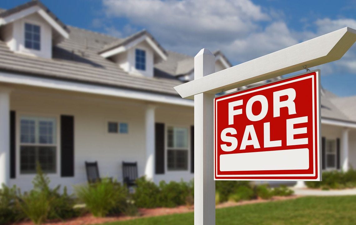 Existing home sales fall to lowest level in nearly 30 years