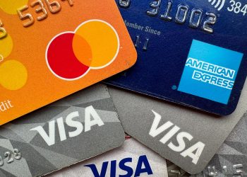 Credit card delinquency rates hit worst level since 2012 in new Fed study