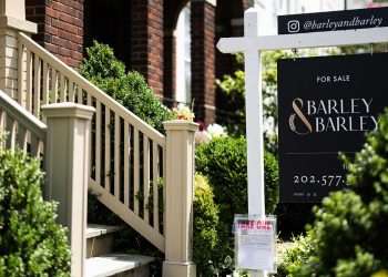 Mortgage rates fall for second straight week, lowest since October