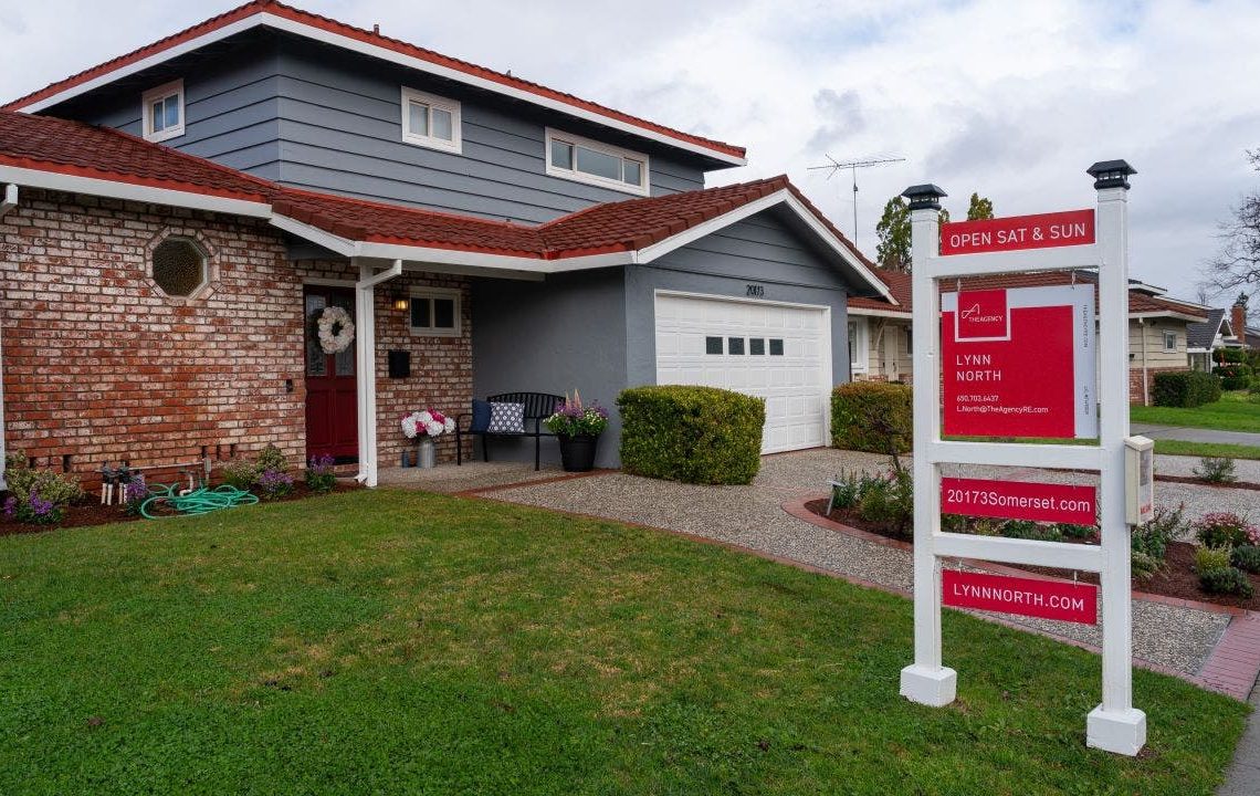 Mortgage rates rise for 1st time in weeks, Freddie Mac says