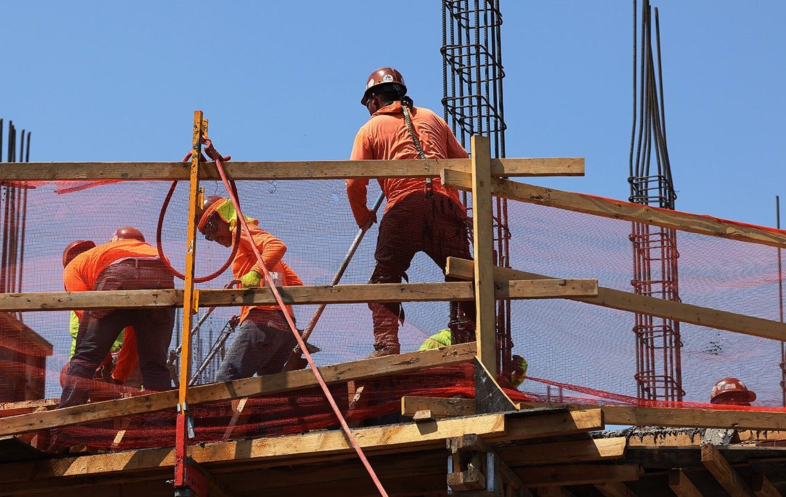 American-born workers see significant job gains as foreign-born employment drops