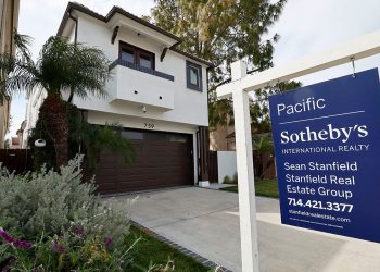 Mortgage rates tumble to lowest level since October 2024