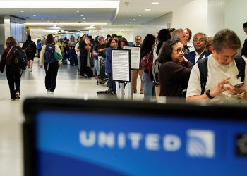 United briefly grounds all US, Canada flights for second time in 2 months