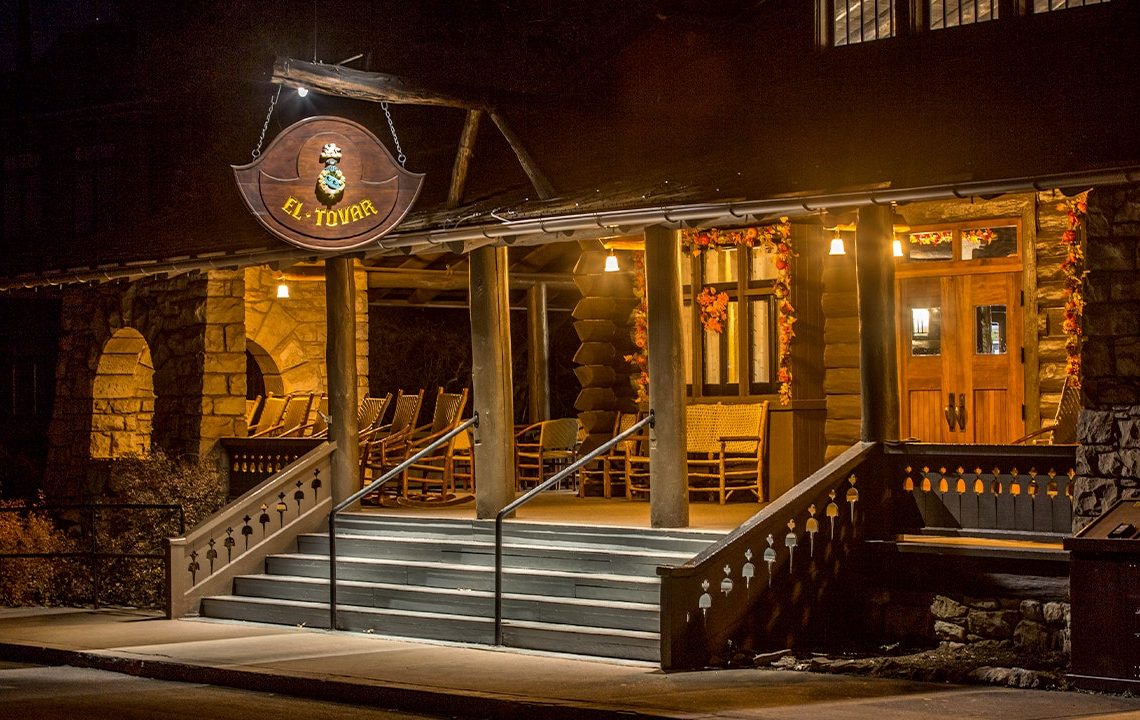 Grand Canyon South Rim hotels forced to close due to water pipe breaks