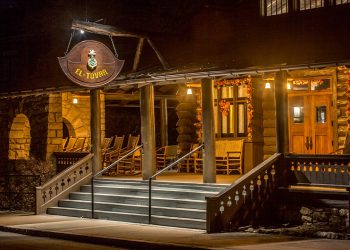 Grand Canyon South Rim hotels forced to close due to water pipe breaks