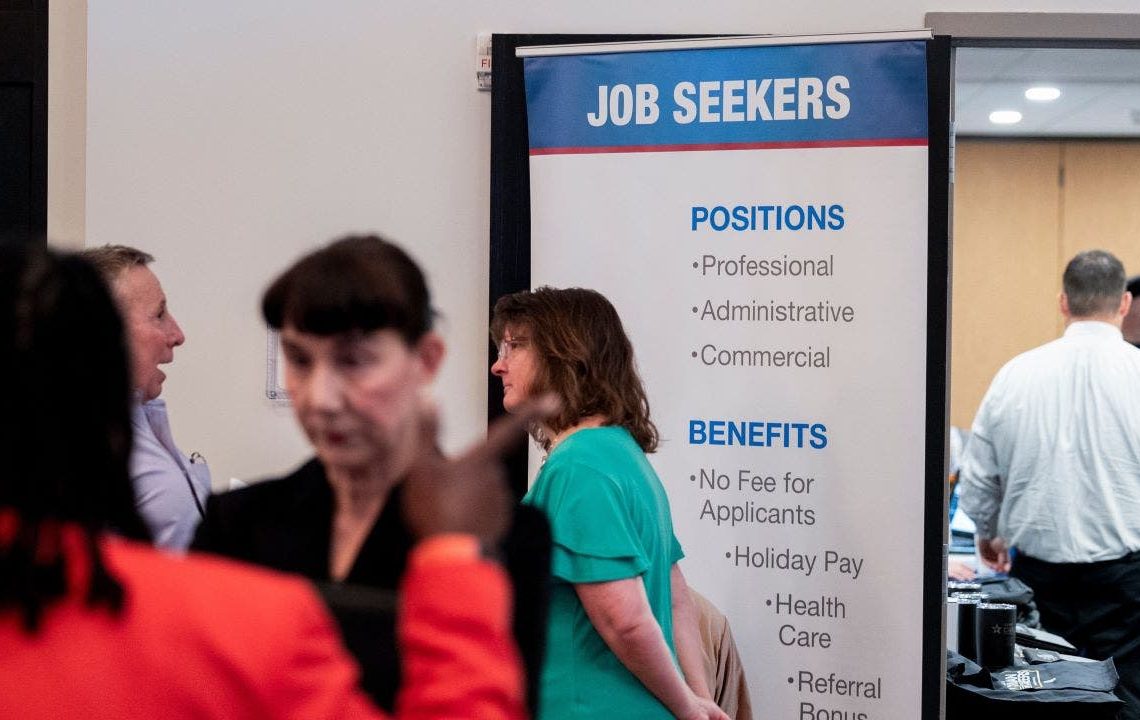 Private sector unexpectedly lost 32,000 jobs in November, ADP says