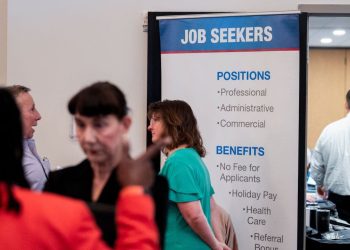 Private sector unexpectedly lost 32,000 jobs in November, ADP says